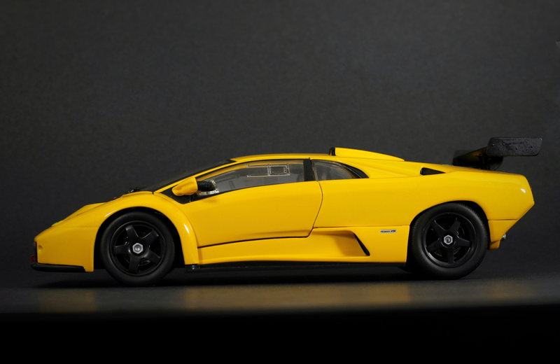 Illustration for article titled Lamborghini Diablo GTR in 1:18 scale by Hot Wheels